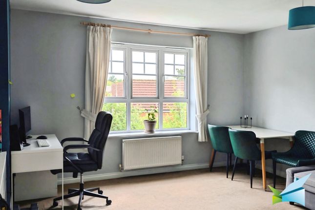 23, Mill Chase Close, Wakefield photo 5
