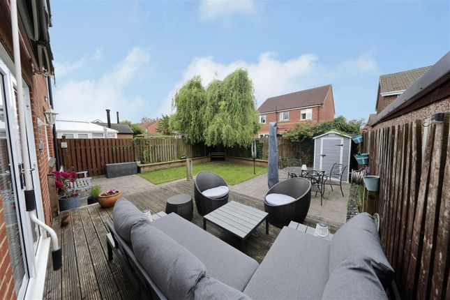 14, Hawthorn Way, Brough photo 2
