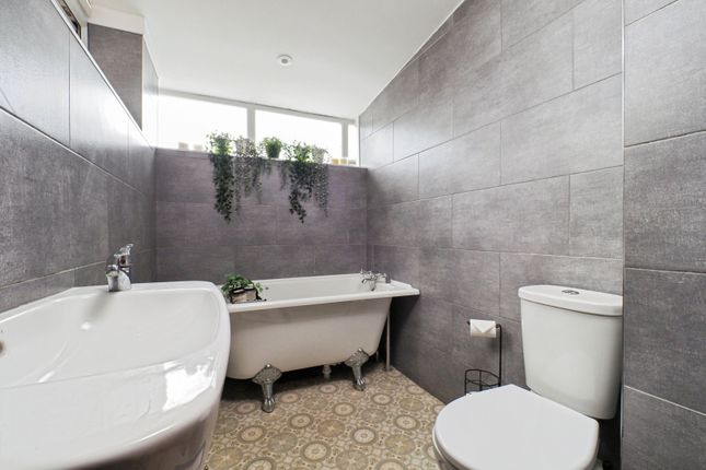 29, Sisley Avenue, Nottingham photo 3