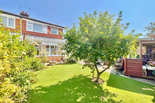 4 St. Georges Road, Stone photo 2
