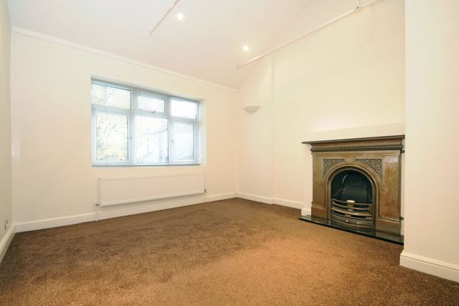 4 Rosebery Mews,, Rosebery Road, London photo 2