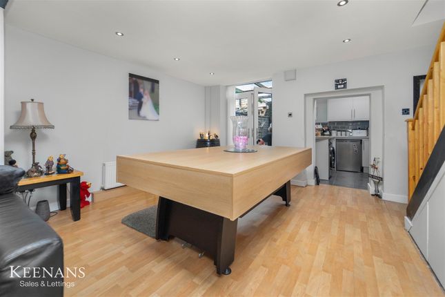 605, Walmersley Road, Bury photo 3