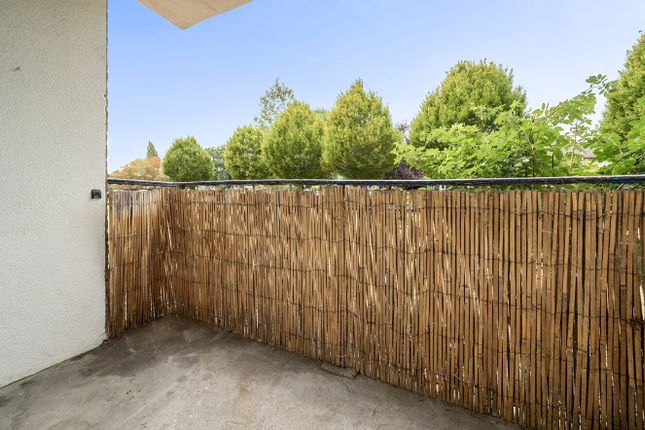 2, Stuart House, Priestwood photo 4