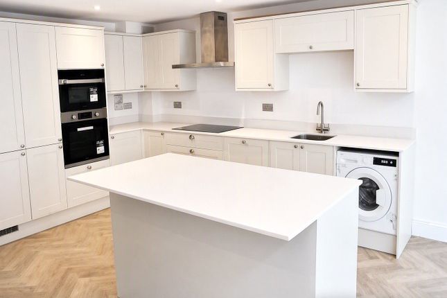 56, Waverley Road, Surrey photo 2