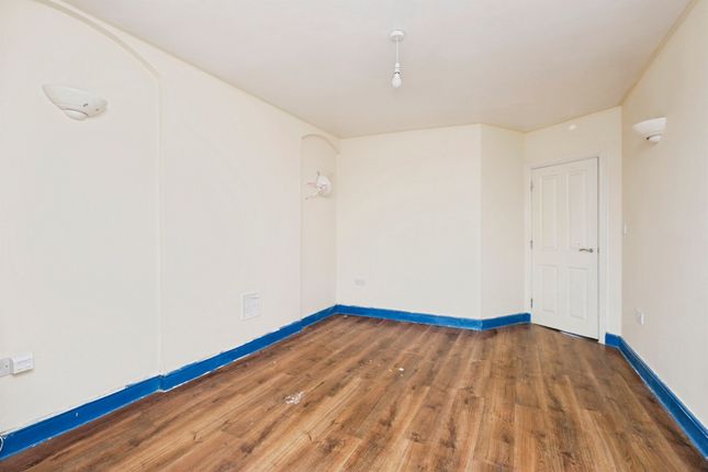 Flat 5, 77-78, Royal Parade, Eastbourne photo 3
