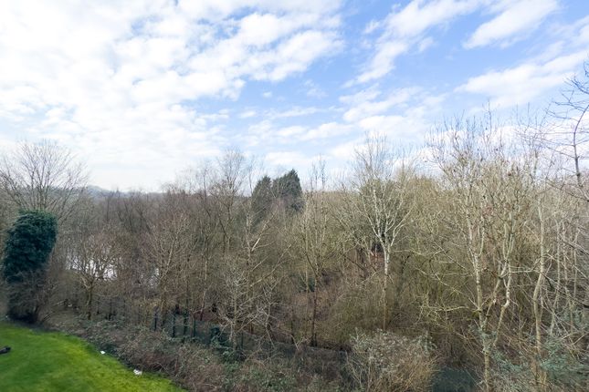 24, Lakeside Rise, Manchester photo 2