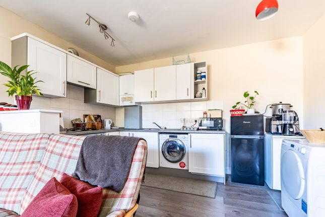 Flat 1, 58a, Black Bourton Road, Carterton photo 3