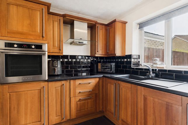 37 Slaley Close, Gateshead photo 2