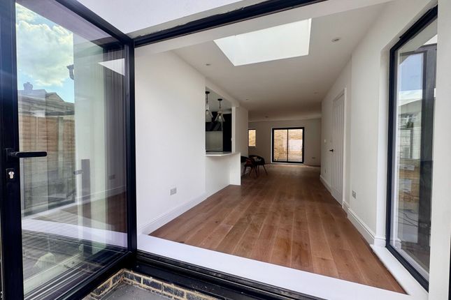 50c Firs Lane, London photo 2