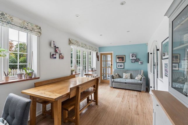 29, Woodhall Avenue, Pinner photo 4