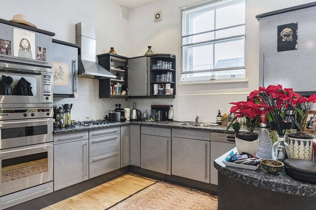 Flat 3, 36-40, Rupert Street, London photo 4