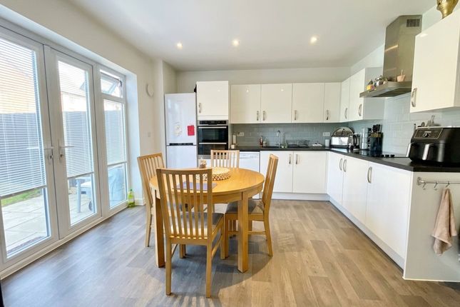 12 Philip Taylor Drive, Crewe photo 3