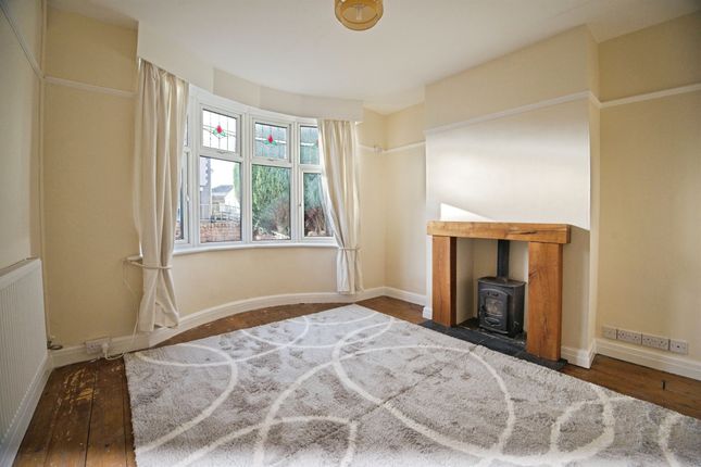 24, Priory Gardens, Bridgend photo 3