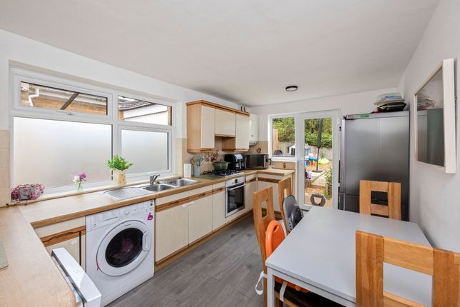 40 Harebeating Crescent, Hailsham photo 4