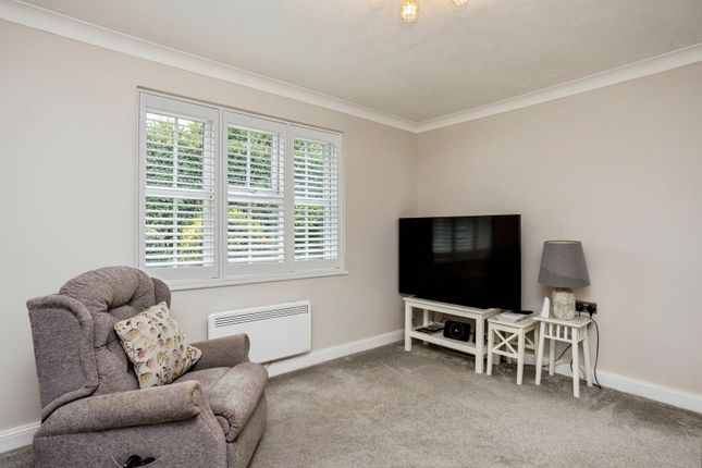 33, Rose Hill, West Sussex photo 3