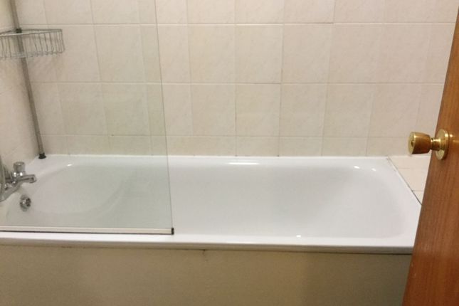 53a Northwick Avenue, London photo 4