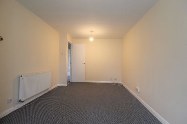 15, Ridsdale Road, Woking photo 4