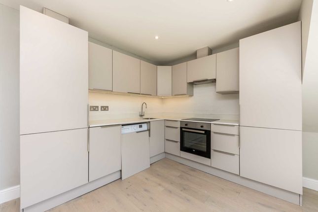 Flat for sale in Queens Road, London