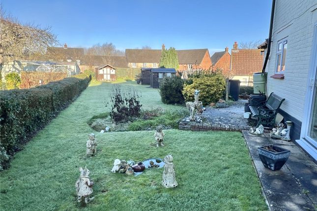 33, Green Close, Blandford Forum photo 4
