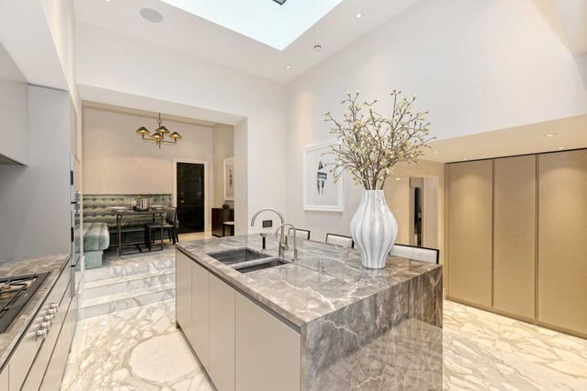 Thumbnail Town house for sale in Chester Square, London