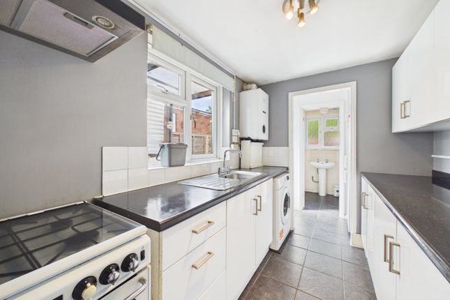 8, Foxhill Road, Reading photo 2