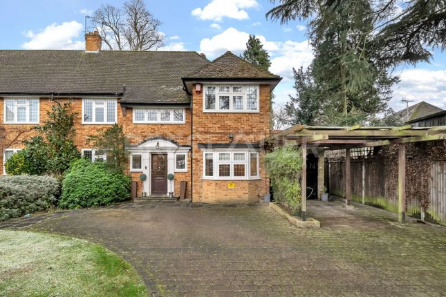Semi-detached house for sale in Newlands Close, Edgware