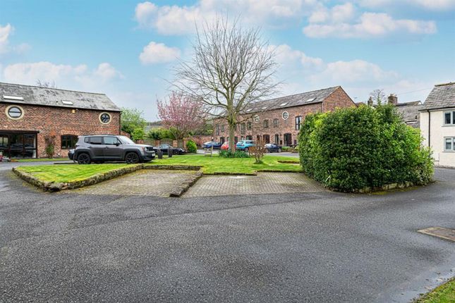 2 Manor Farm Court Langdale Way, Frodsham photo 4