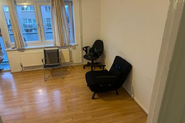 33 Rockfield House, Belle Vue Estate Rockfield House, London photo 3