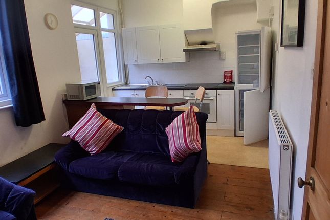 32, May Street, Exeter photo 2