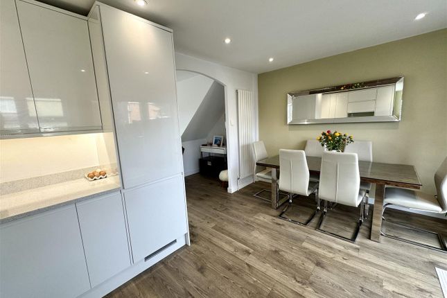 8, St. Josephs Close, Caldicot photo 4