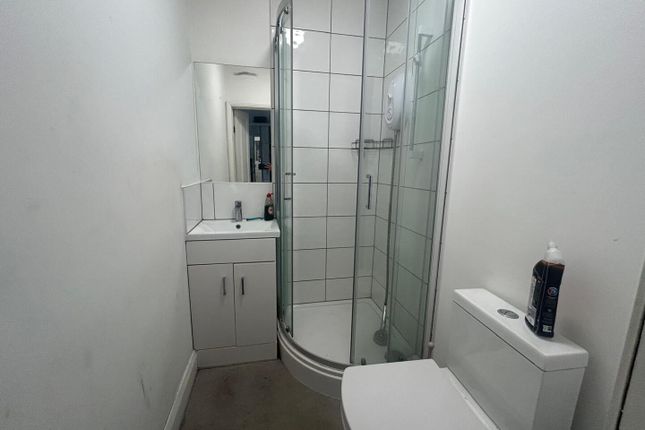 Room 2, 74A, Aldermans Hill, London photo 4