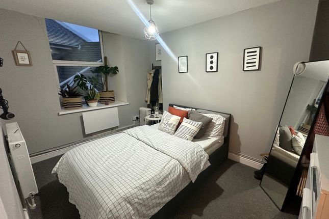 Flat 1, Washington Buildings, Station Street, Porth photo 5