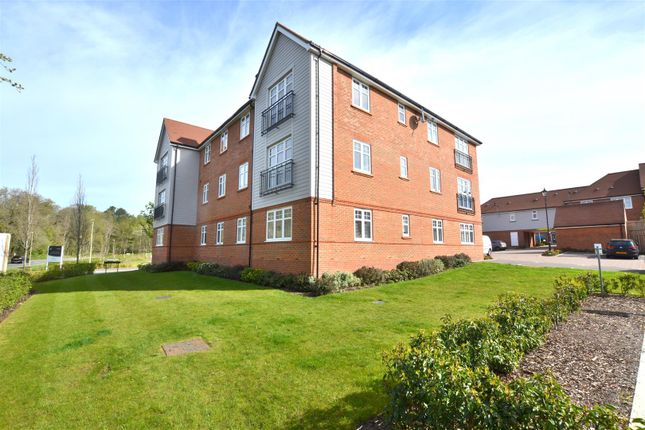 Thumbnail Flat for sale in Millpond Avenue, Hareshill, Crookham Village