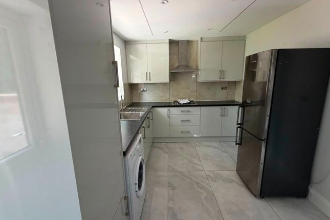 61 Dickinson Avenue, Wolverhampton photo 4