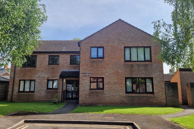 Flat to rent in Priory Court, Taunton