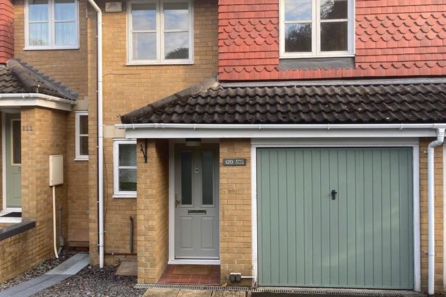 120, Kings Chase, Brentwood photo 2