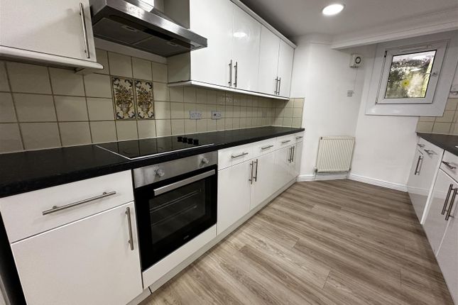 Flat 1, 176, Cathays Terrace, Cardiff photo 3