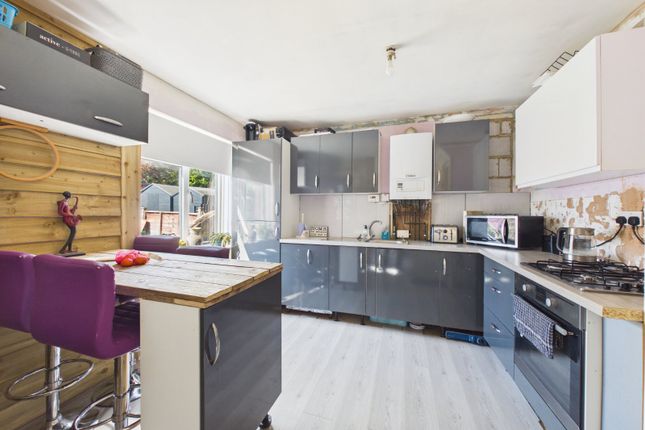 14, Anglesey Road, Aldershot photo 2