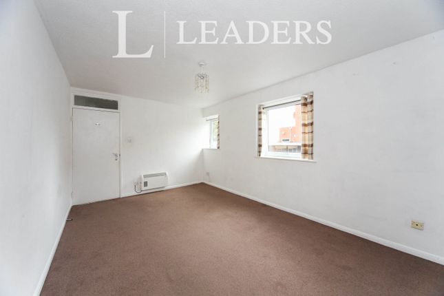 41 Moulton Court, Moulton Rise, Bedfordshire photo 3