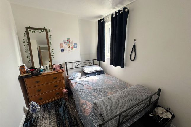 Flat 4, 83A, High Street, Hampshire photo 2