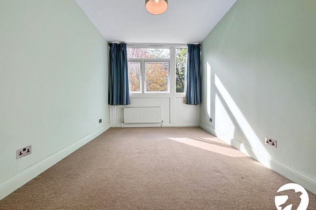 101, Tarnwood Park, London photo 3