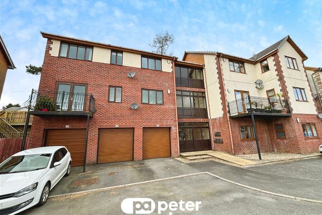 Thumbnail Flat to rent in Kingswood Close, Hengoed