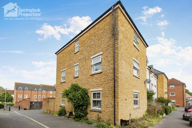 Thumbnail Town house for sale in Paulls Close, Martock, Somerset