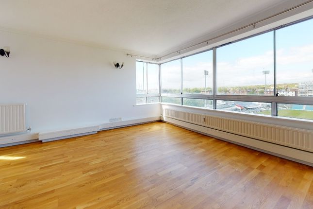 Flat to rent in Eaton Road, Hove