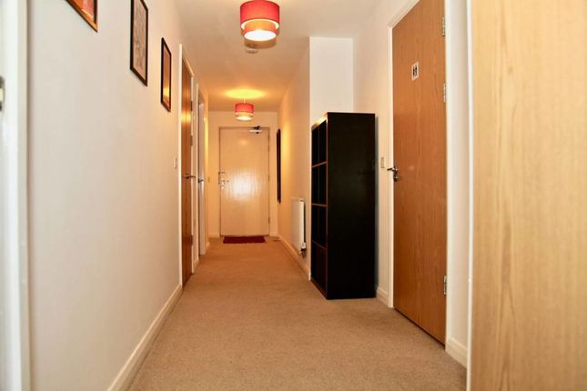 Flat to rent in Coppermill Heights, London