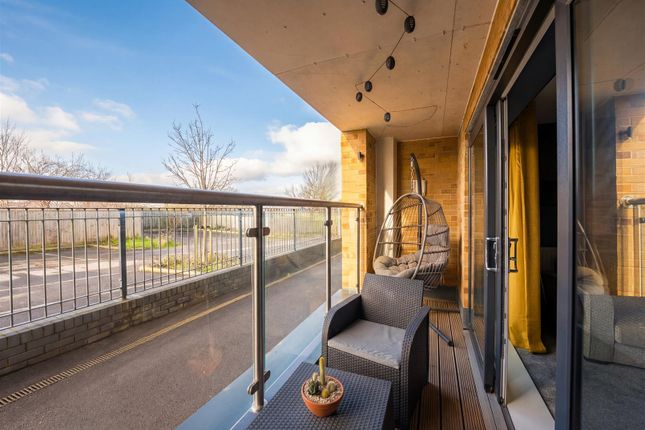 Flat 2, 96, Bowen Road, Locking Parklands photo 4