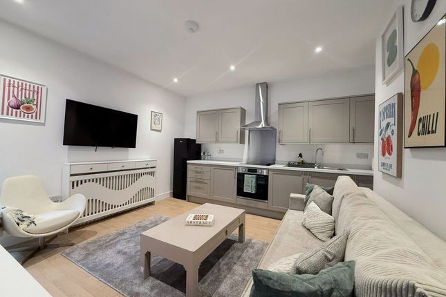 Flat 2, 10 Judges Drive, Liverpool, Liverpool photo 2