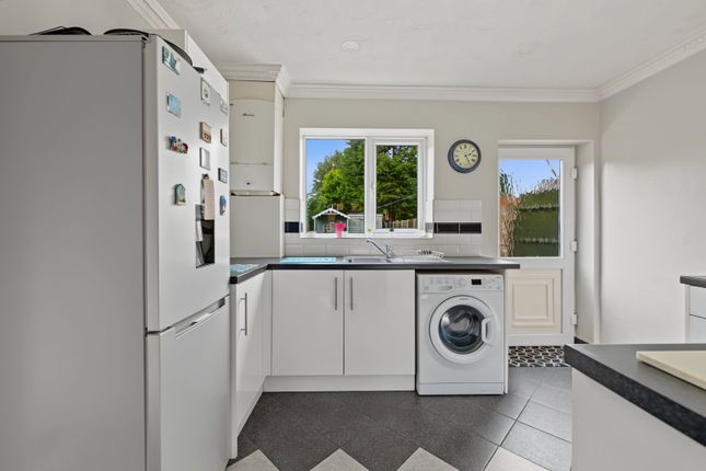 10, Shelley Croft, Birmingham photo 3