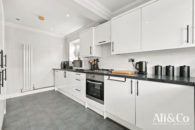 37 Kersbrooke Way, Stanford-le-Hope photo 4