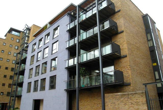Boardwalk Place, Canary Wharf photo 2